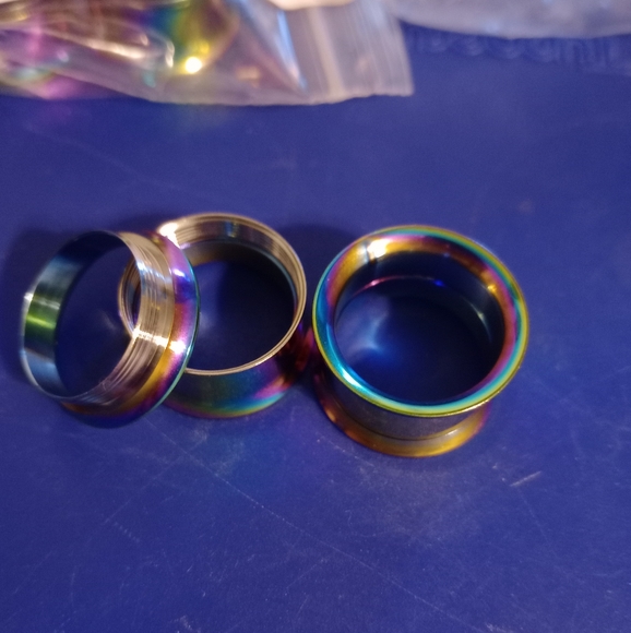 OIL SLICK SCREW BACK  STAINLESS STEEL TUNNELS - Picture 3 of 6
